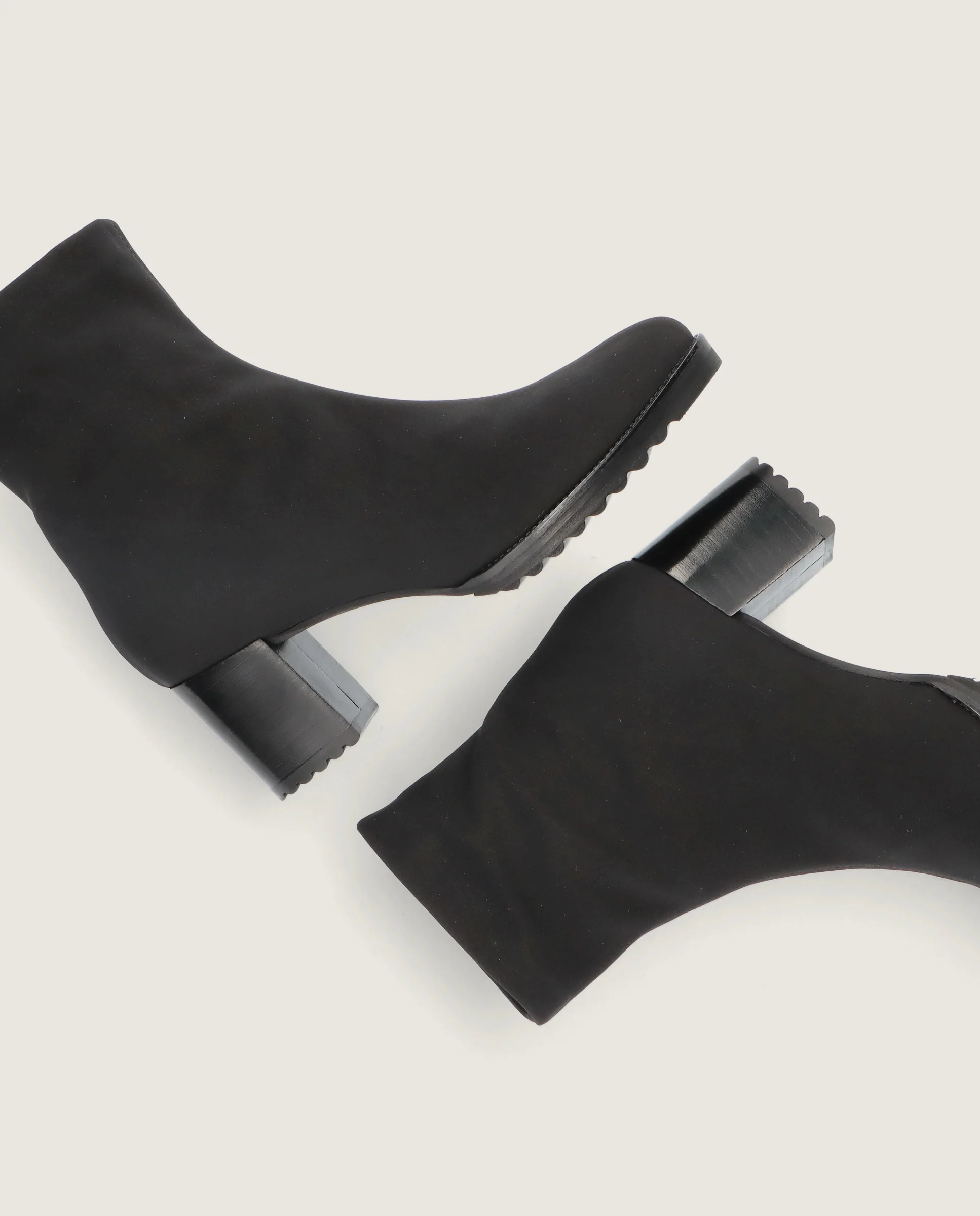 Botines Cindy Negros Tejidos - Image 4